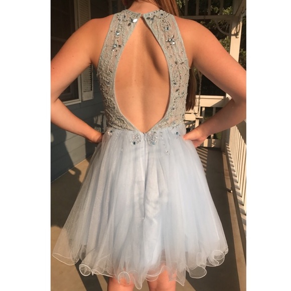 Women’s formal dress - Picture 2 of 2